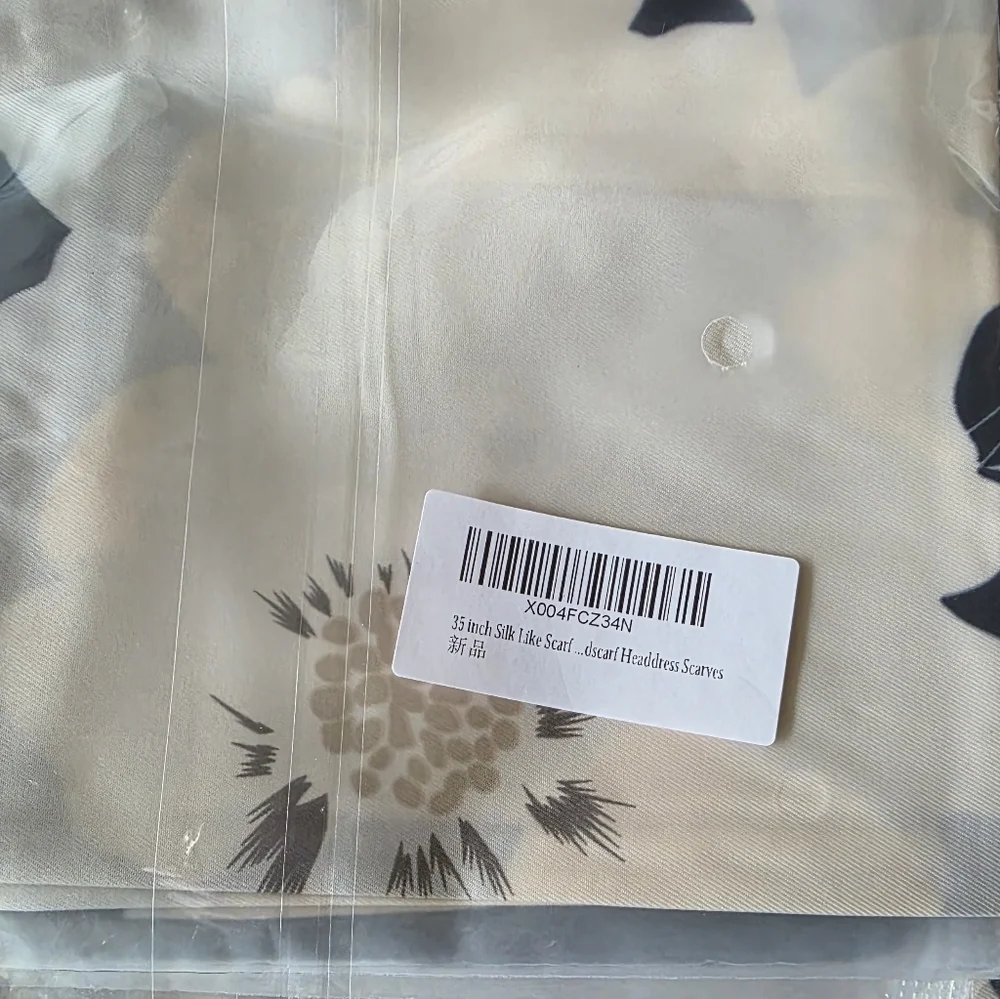NWT Luxury Monochrome Floral Silky Square Scarf Black & White Botanical Wrap 35" - Picture 8 of 8